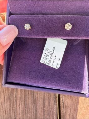 NWT - Zales 1/4 CT. T.W. Diamond Round
Frame Stud Earrings In 10K Gold